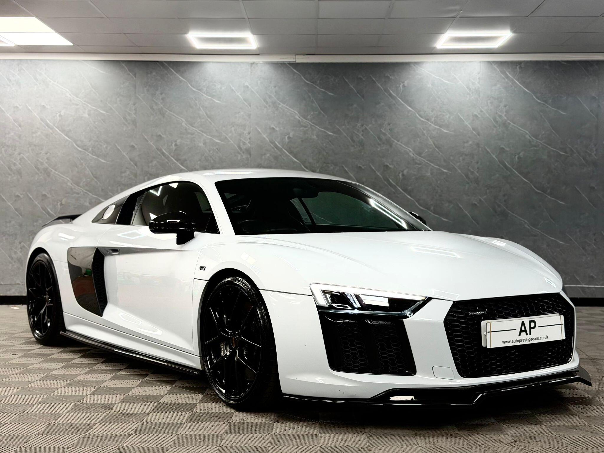 Audi R8 secondary view